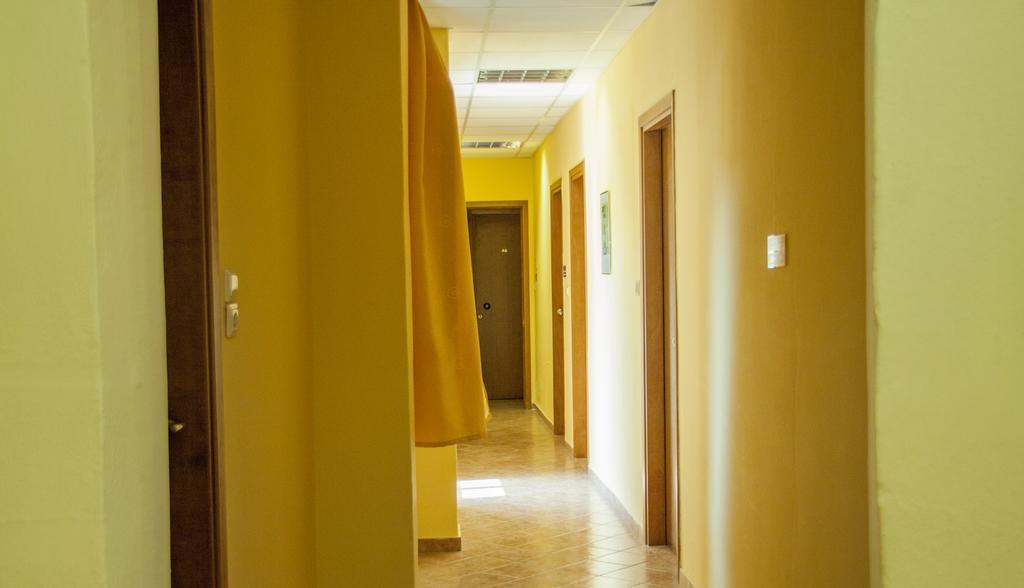 Stavrodromi Hotel Ігумениця Екстер'єр фото