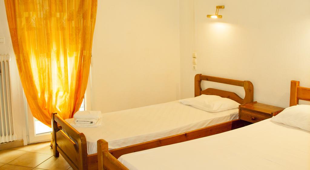 Stavrodromi Hotel Ігумениця Екстер'єр фото